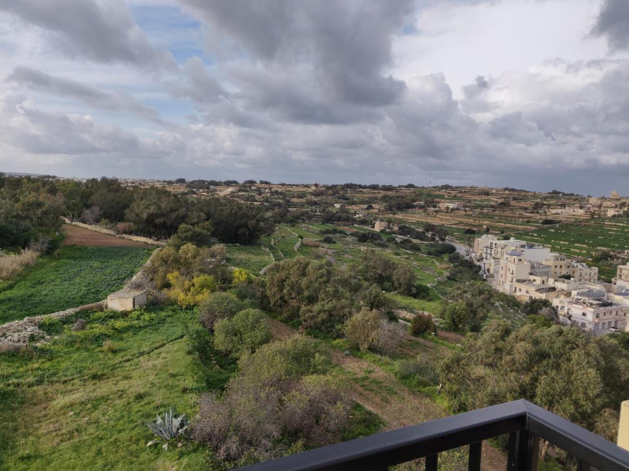 Panoramic Penthouse In Marsascala Which Enjoys Sea And Country Views Leilighet Marsaskala Eksteriør bilde