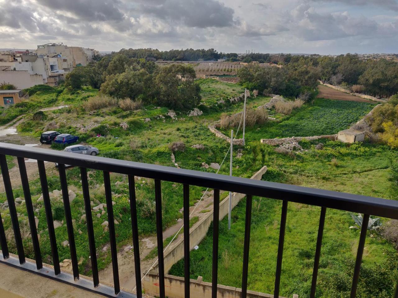 Panoramic Penthouse In Marsascala Which Enjoys Sea And Country Views Leilighet Marsaskala Eksteriør bilde