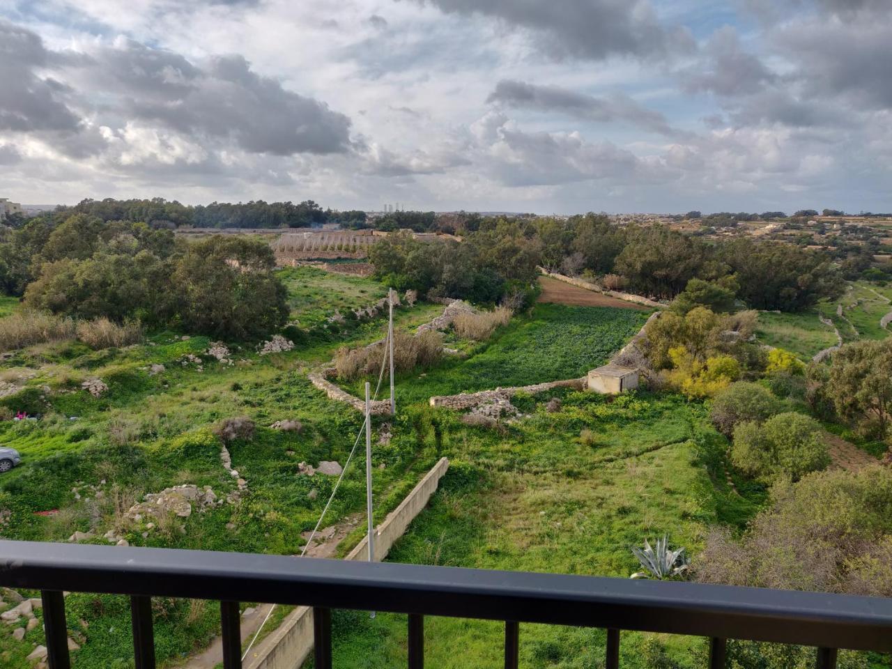 Panoramic Penthouse In Marsascala Which Enjoys Sea And Country Views Leilighet Marsaskala Eksteriør bilde