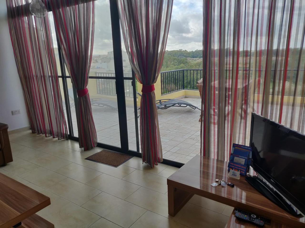 Panoramic Penthouse In Marsascala Which Enjoys Sea And Country Views Leilighet Marsaskala Eksteriør bilde