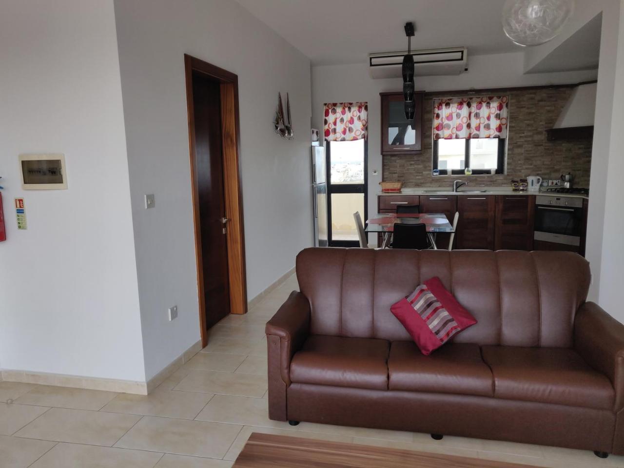 Panoramic Penthouse In Marsascala Which Enjoys Sea And Country Views Leilighet Marsaskala Eksteriør bilde