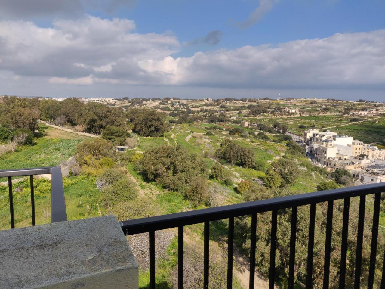 Panoramic Penthouse In Marsascala Which Enjoys Sea And Country Views Leilighet Marsaskala Eksteriør bilde